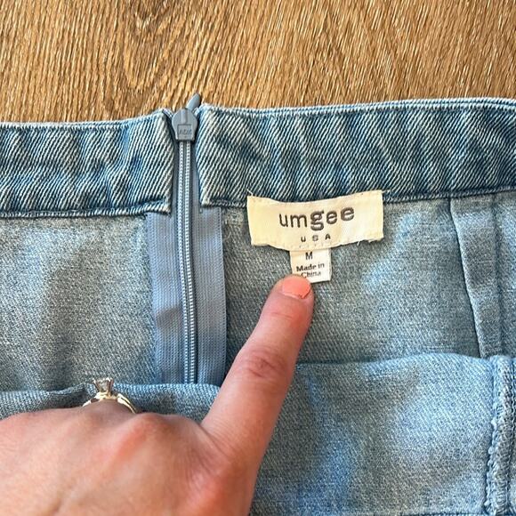 Umgee Frayed Denim Zip Back Skirt | Size Medium - Picture 3 of 5